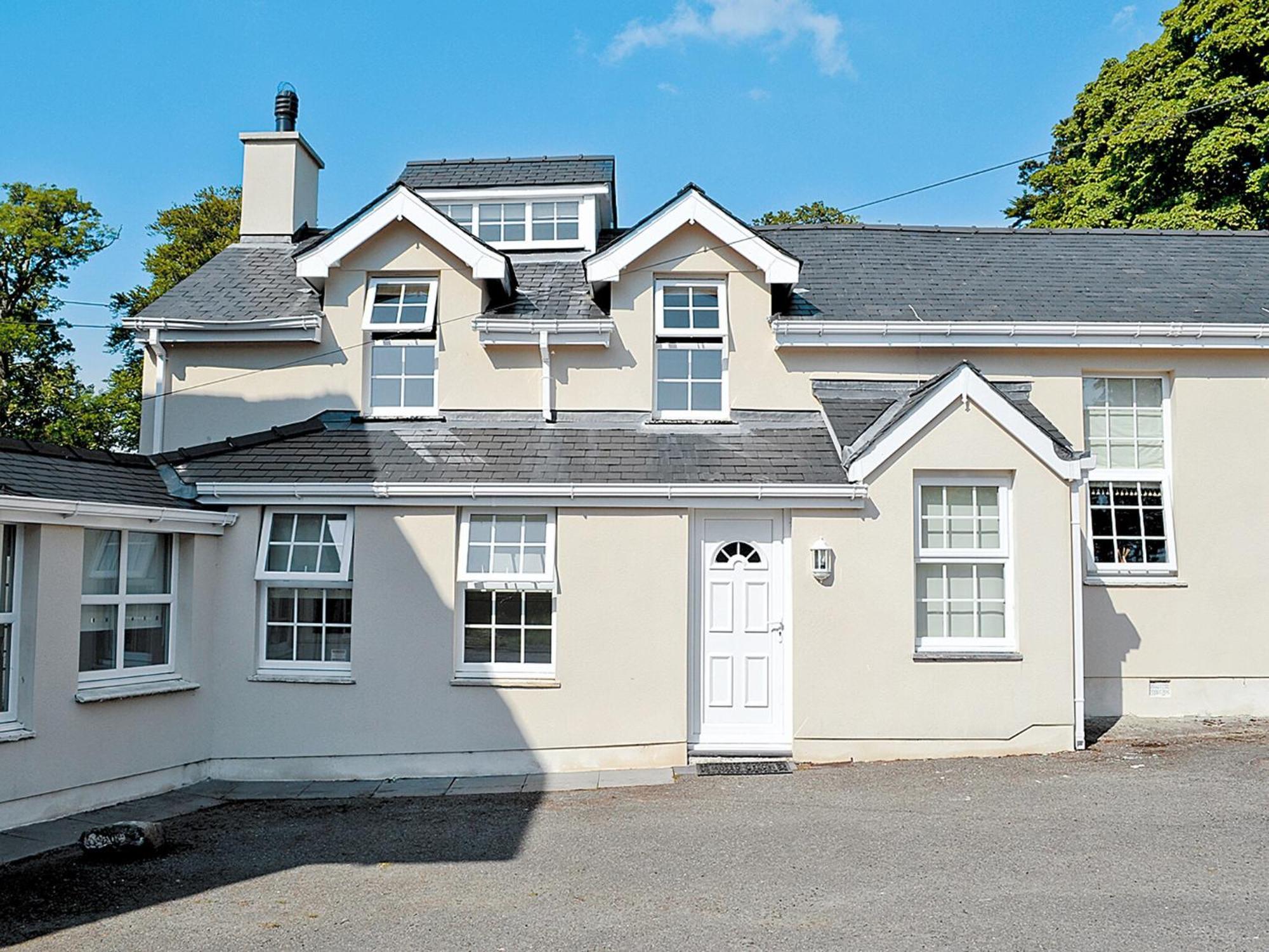 Holiday home Bwthyn Bach Caeathro